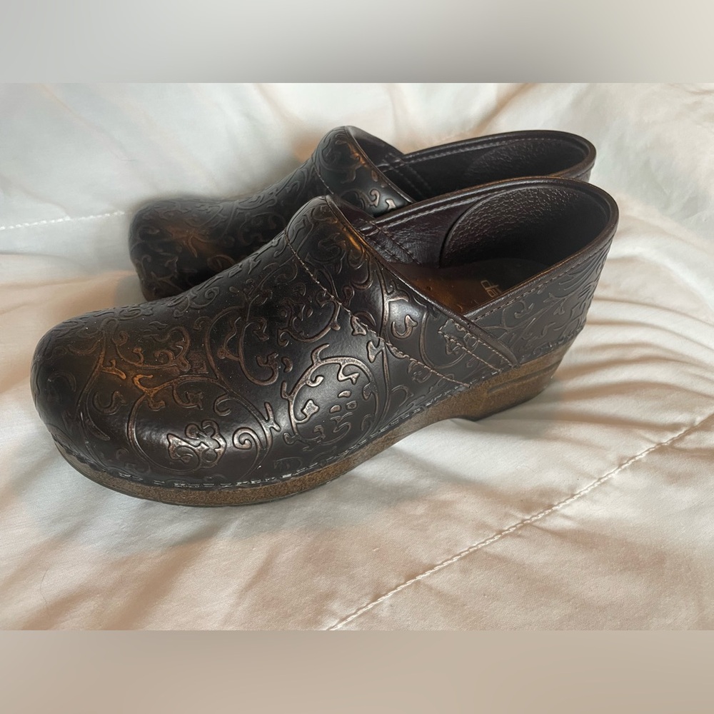 Dansko Women’s Clogs 39